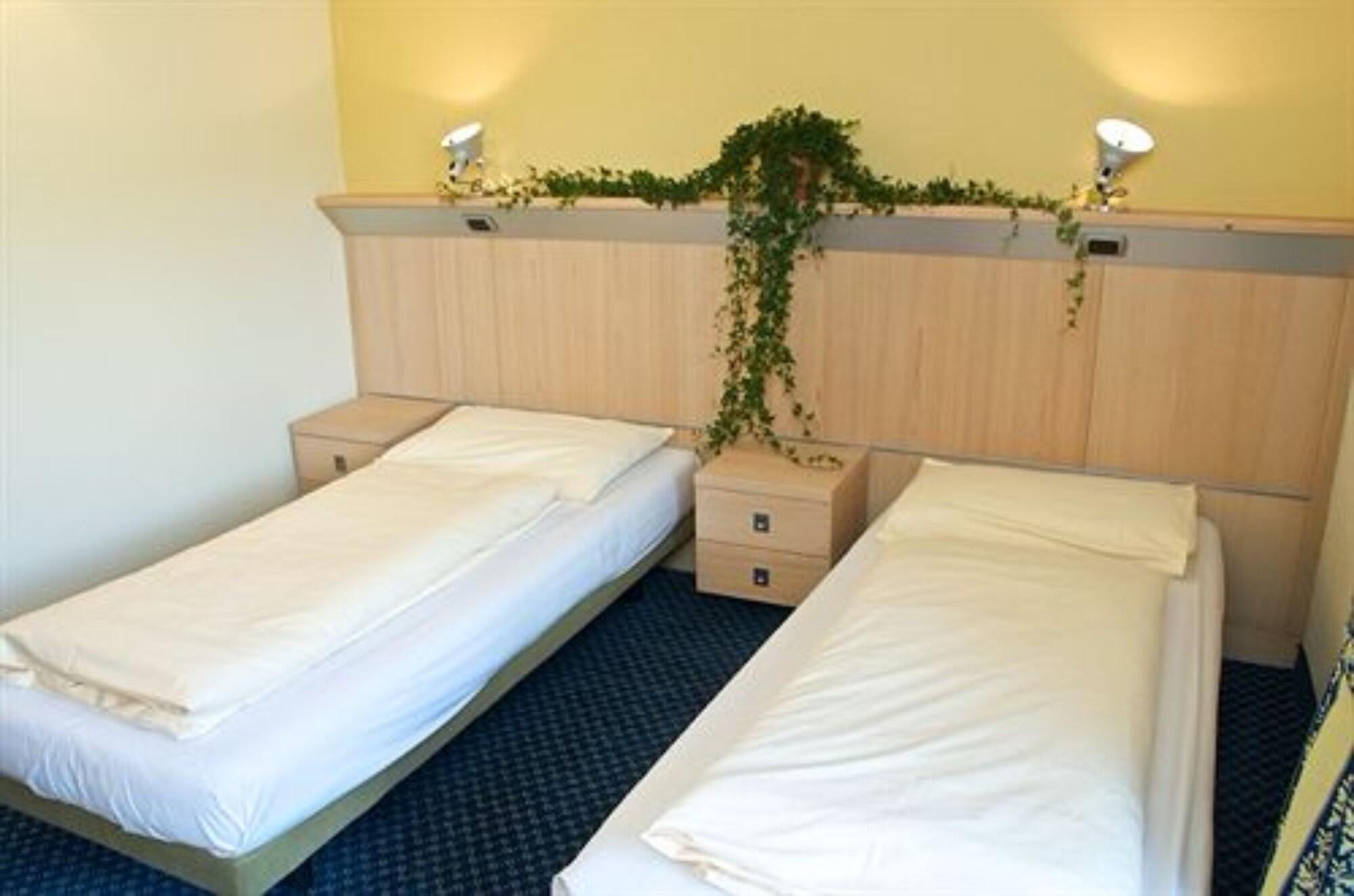 Alexander Charme Hotel 4*